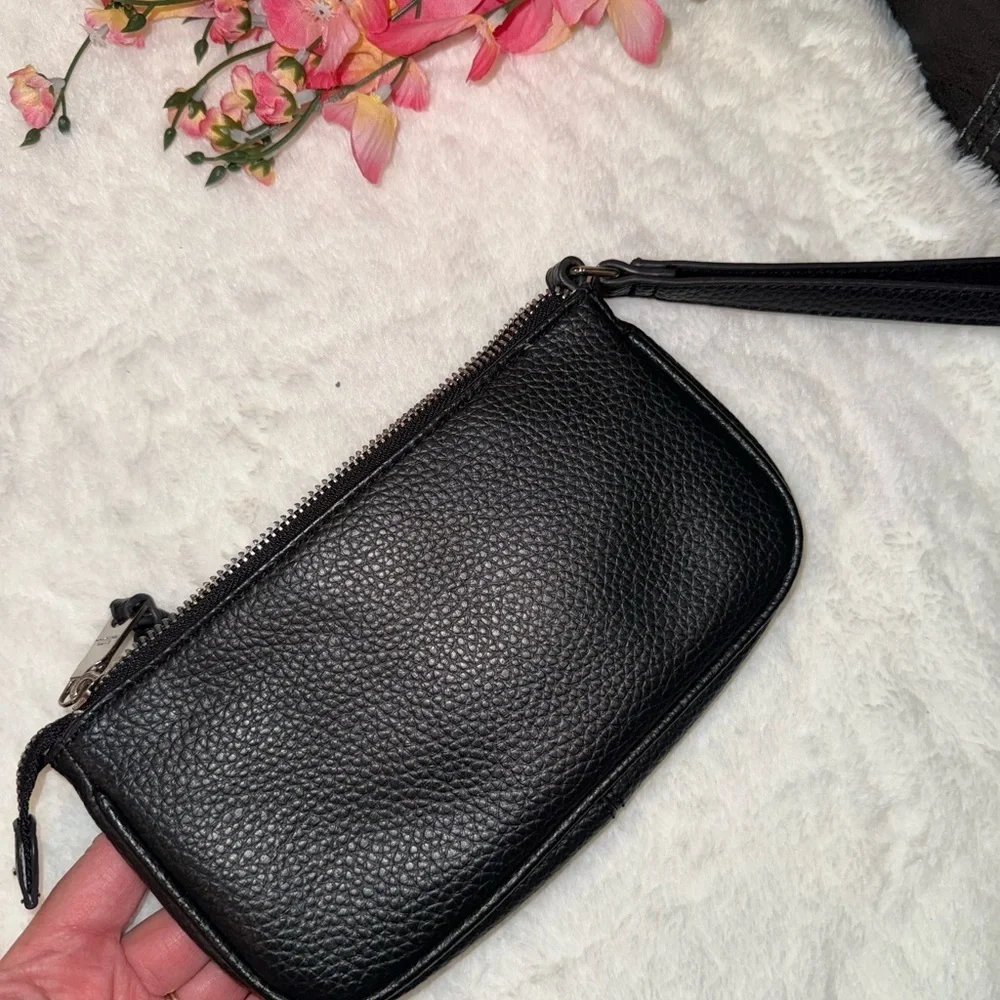 3 x 20$ Dana Buchman Black Wristlet Clutch